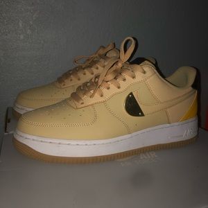NBA x Air Force 1 07 LV8 Sesame ‘University Gold'